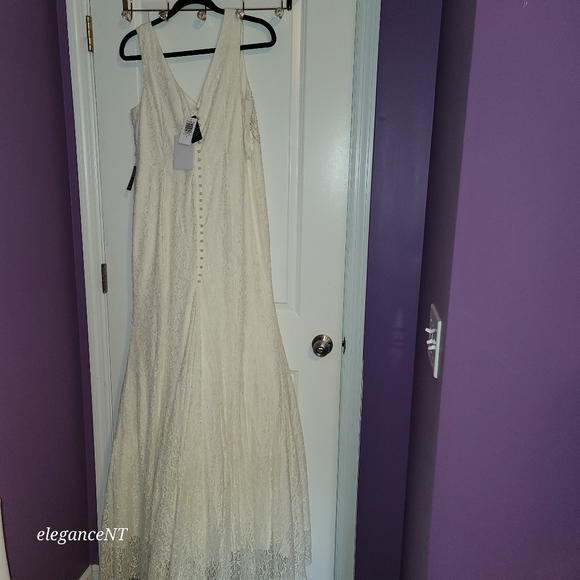 Torrid Ivory Lace Beaded Sleeveless Mermaid Wedding Dress with Train Sz: 14 NWT - Picture 13 of 16